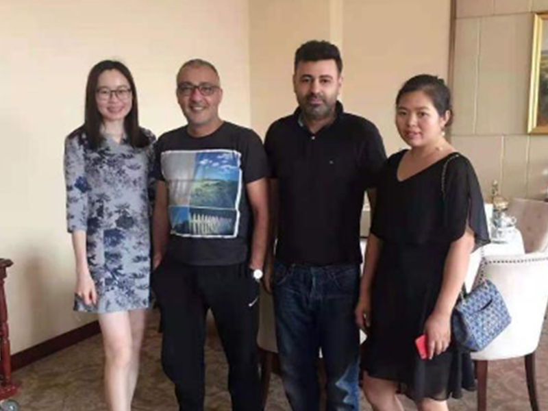 Welcome to our French customers again